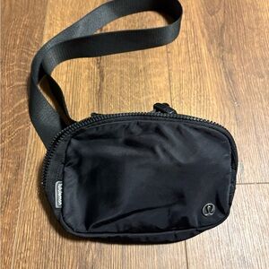 Like-New lululemon athletica black Belt Bag